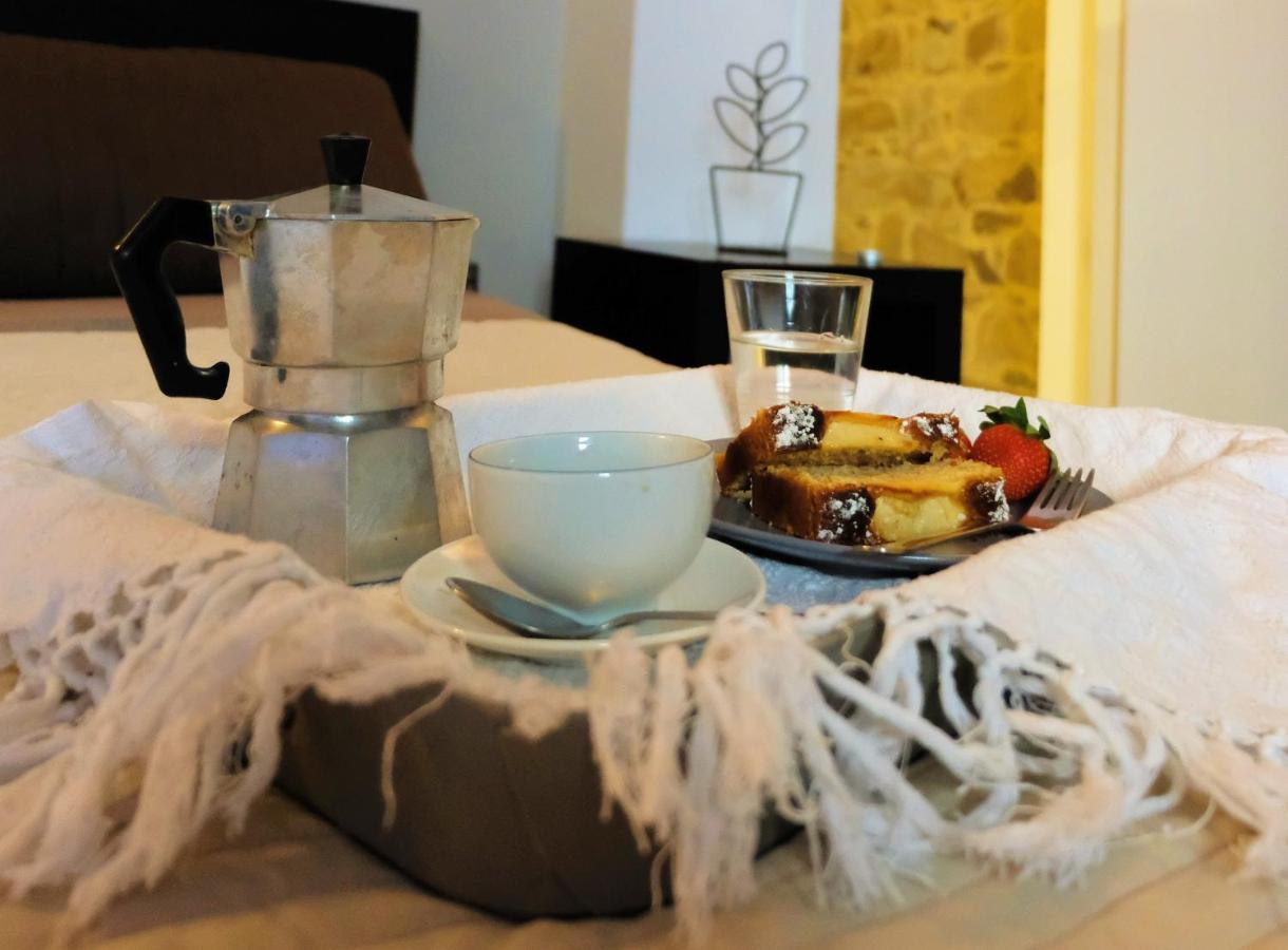 Il Miglio In Piu Bed & Breakfast Castel di Tusa Eksteriør bilde